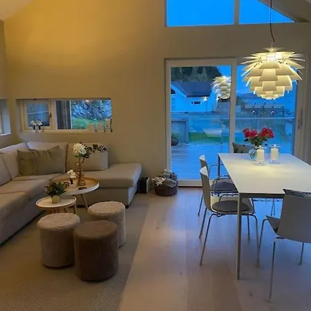 Sommerhus I Vakre Asenfjord. Brygge, Turmuligheter *